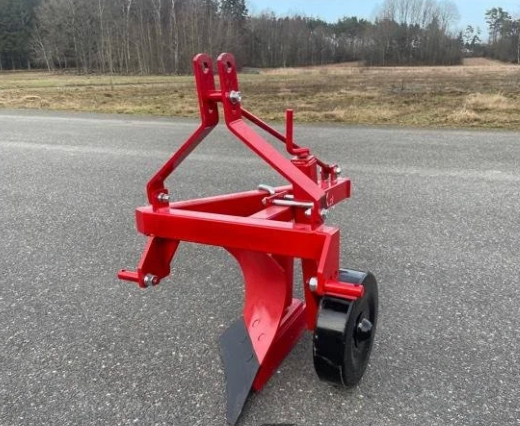Enskärig plog för komakttraktor