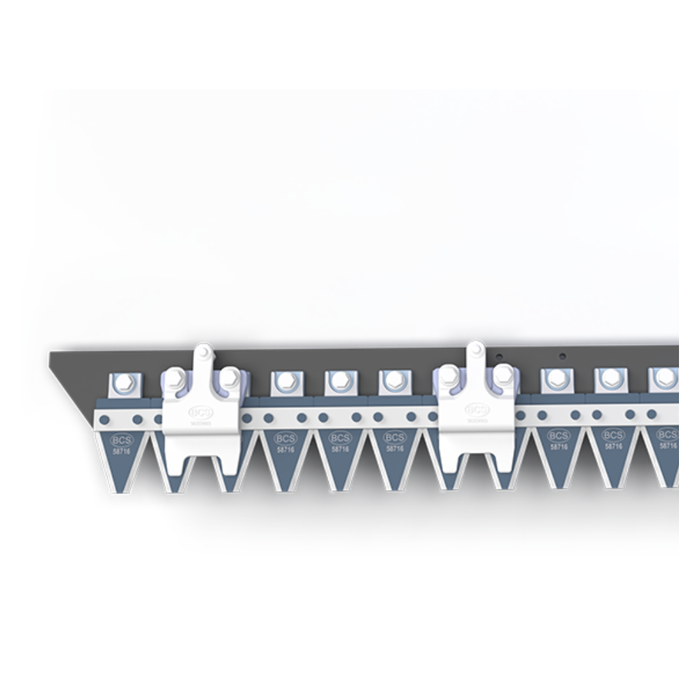 Närbild av knivsystemet på Ferrari Slåtterbalk Laser