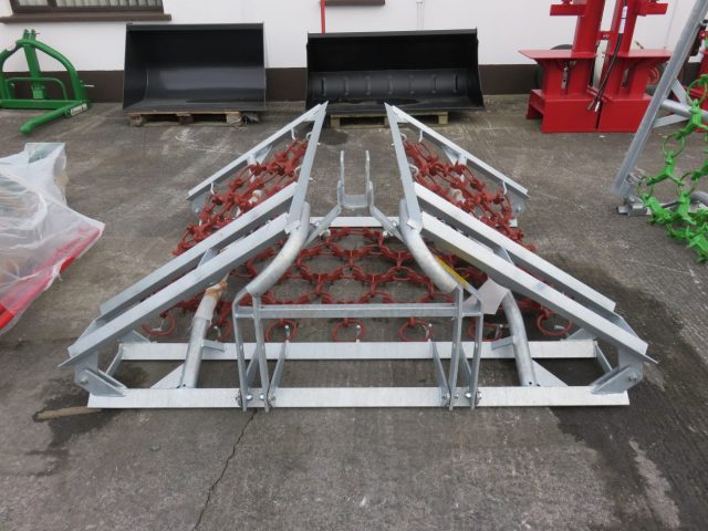 GrÀsharv 5 meter med 4 vÀndbara rader - slÀt yta och rivare för olika bearbetning