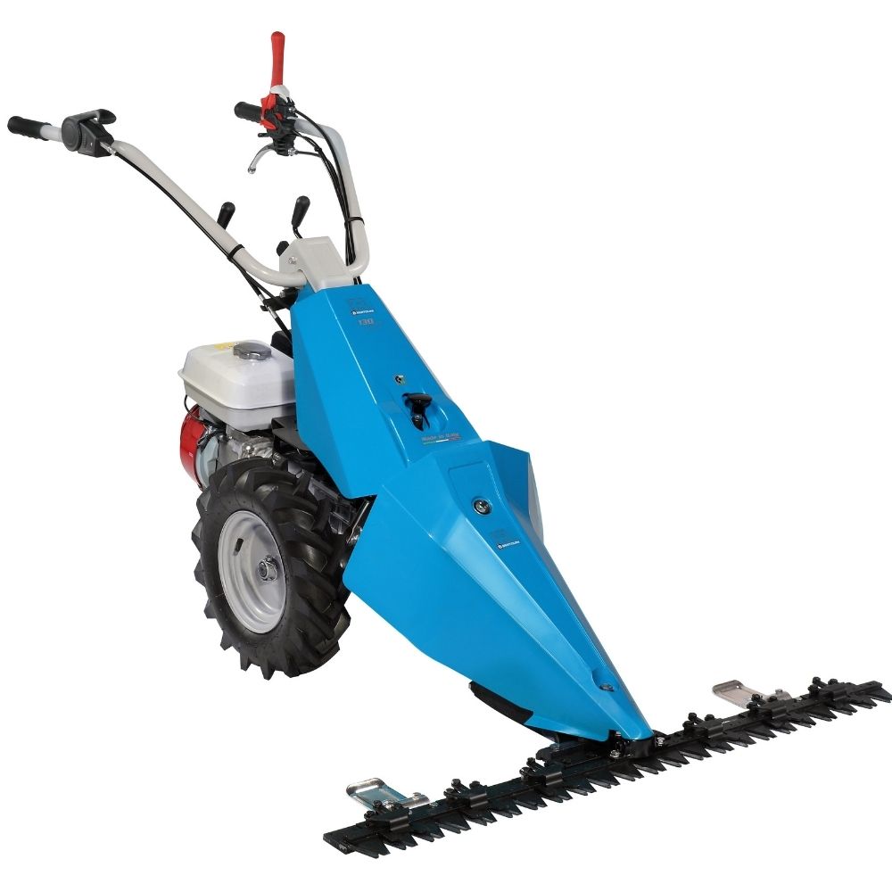 Bertolini 130 S slåttermaskin med slåtterbalk, sedd snett från sidan med motorn synlig