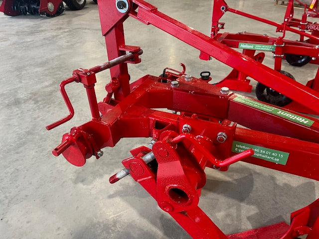 Trepunktskoppling kategori 1 på tvåskärig plog för kompakttraktor