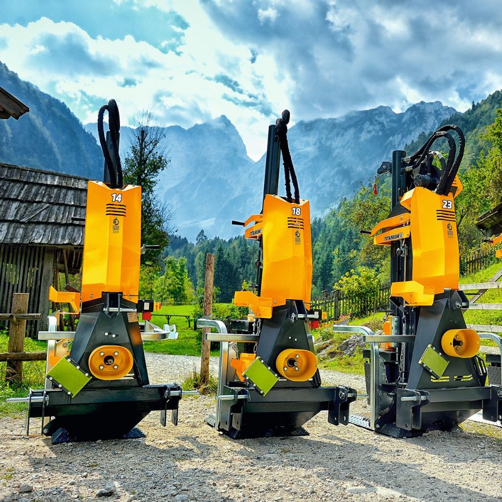 Uniforest Titanium vedklyvar 14, 18 och 23 ton - komplett serie för professionell vedklyvning