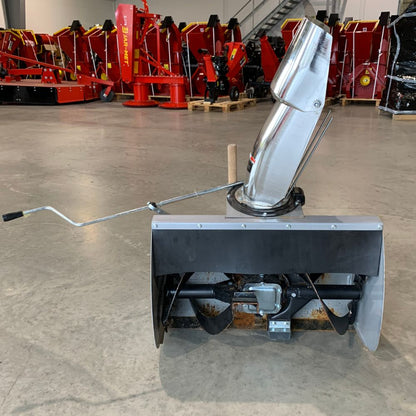Begagnad Ferrari snöslunga sidovy framifrån med synlig fräsar