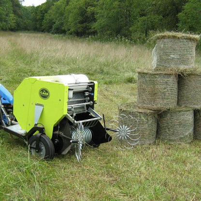 Tillbehör till CAEB: Premium balnät som ger optimal täckning och skydd för dina rundbalar.
