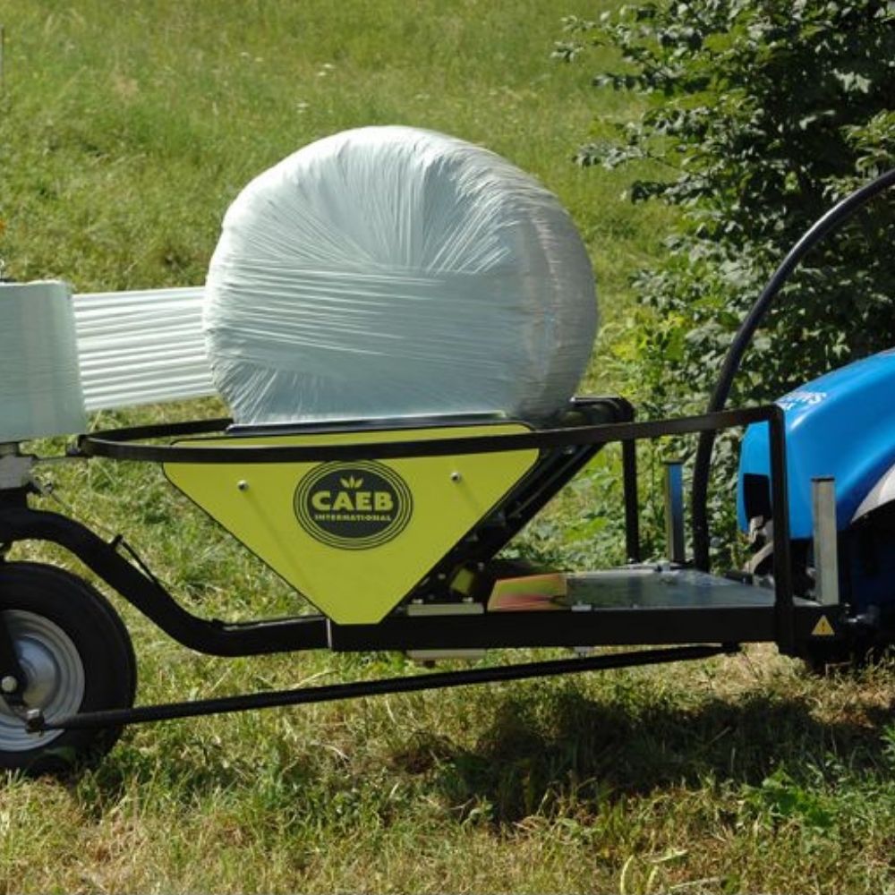 Caeb Mountainsilo balplastare med 25 cm plastfolie för automatisk inplastning av minirundbalar.