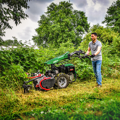 Ferrari 380 HY Stargate tvåhjulstraktor med Yanmar L100 som arbetar