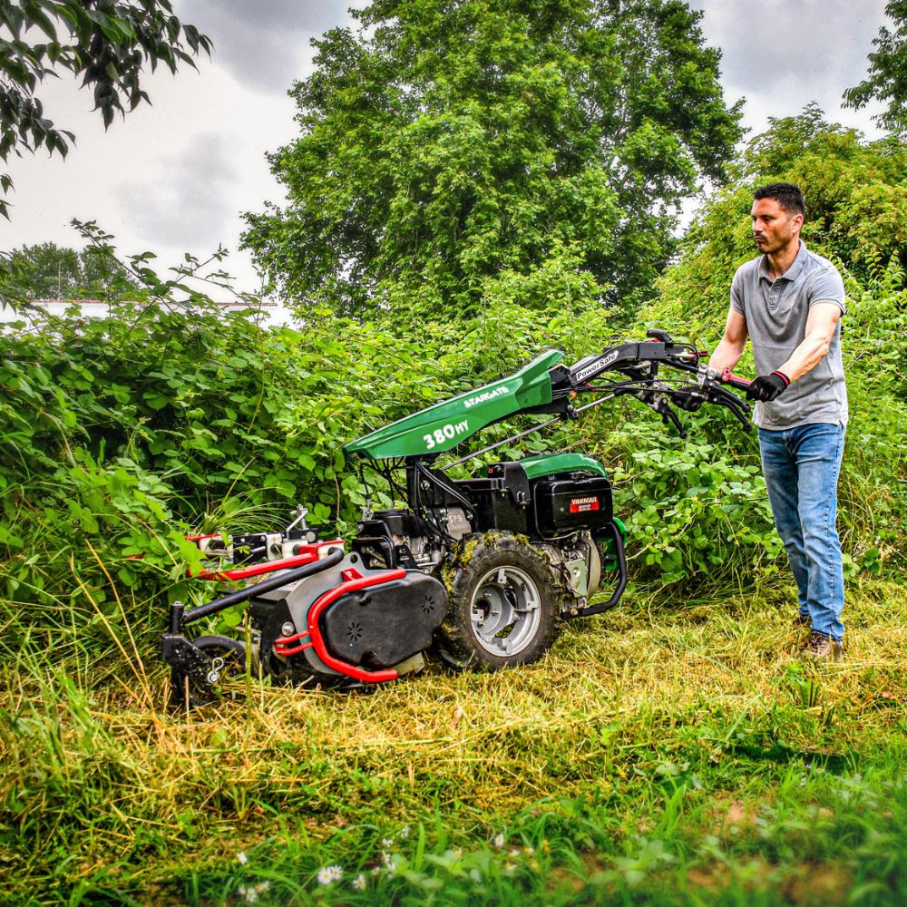 Ferrari Bladerunner 75 i drift – robust slåttermaskin som klipper gräs och sly effektivt