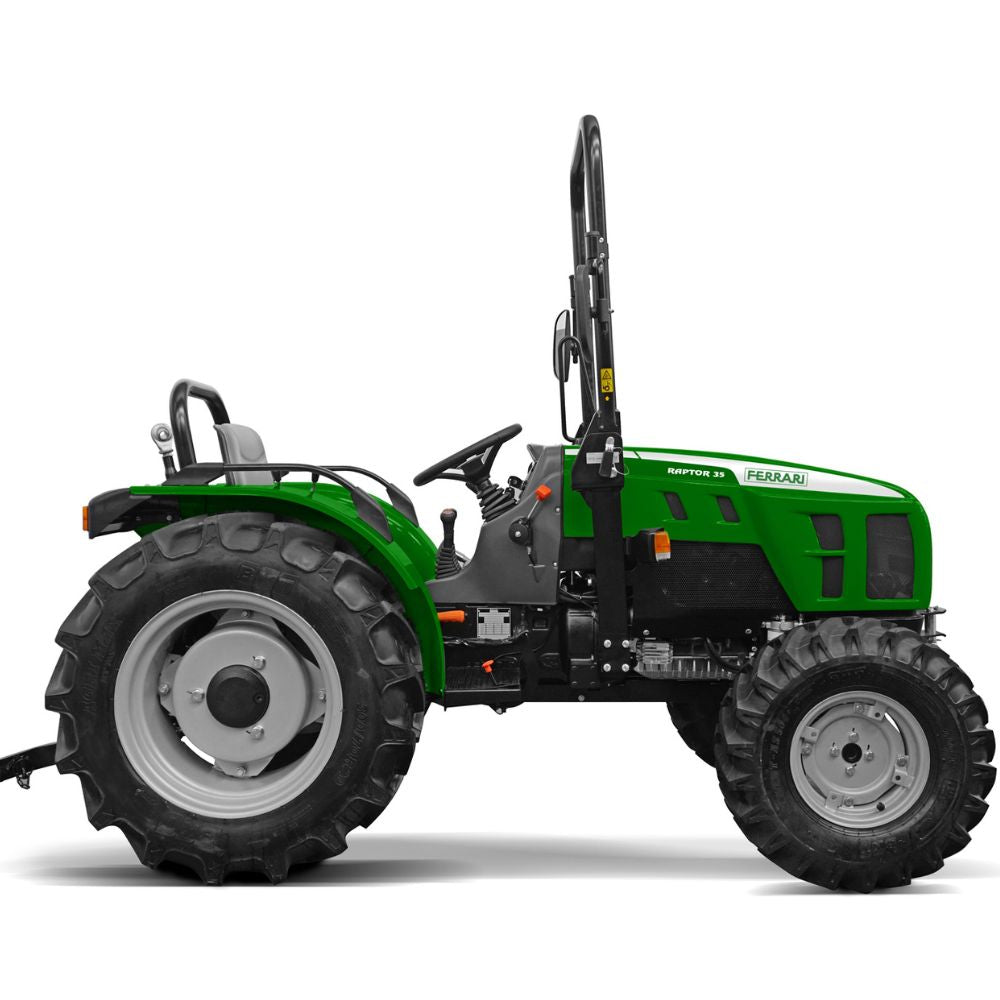 Grön Ferrari Raptor 35 kompakttraktor sedd från sidan med störtbåge och lantbruksdäck.