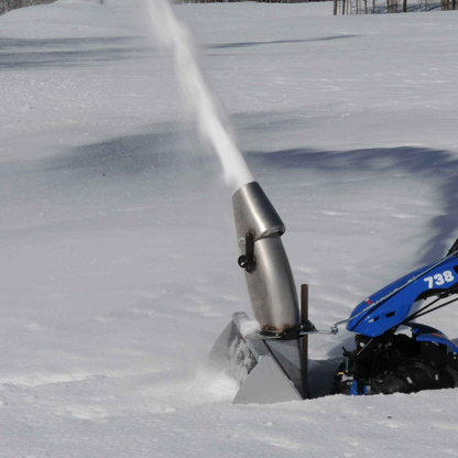 Ferrari snöslunga 70 cm i arbete med snöröjning i skog