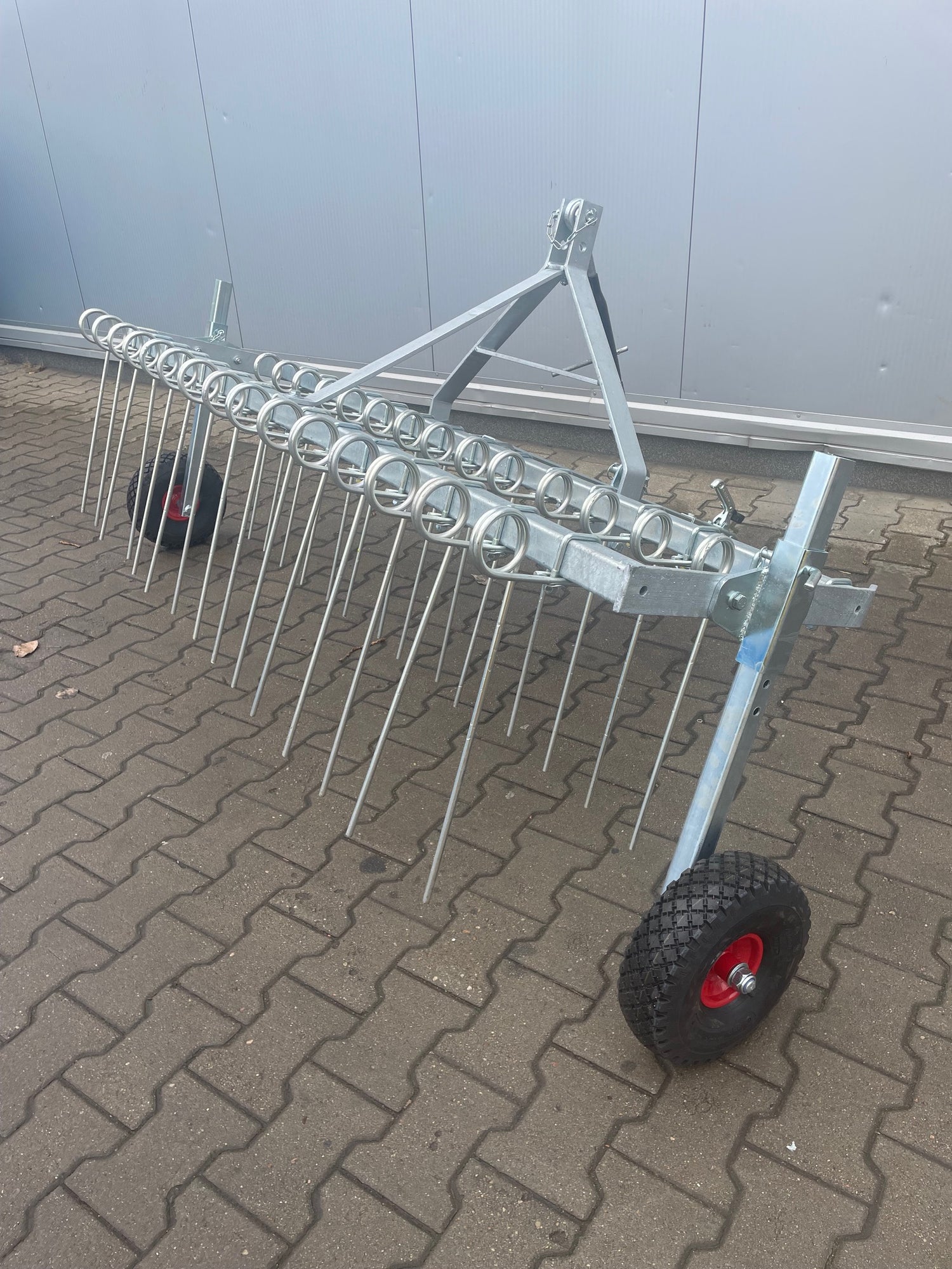 Gårdsharv ATV justerbara hjul - anpassa harvningsdjup för grus och singel