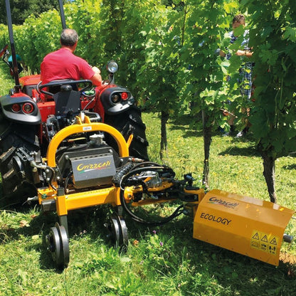 Orion bakmonterad ram med hydraulsystem och djuphjul för vinodling