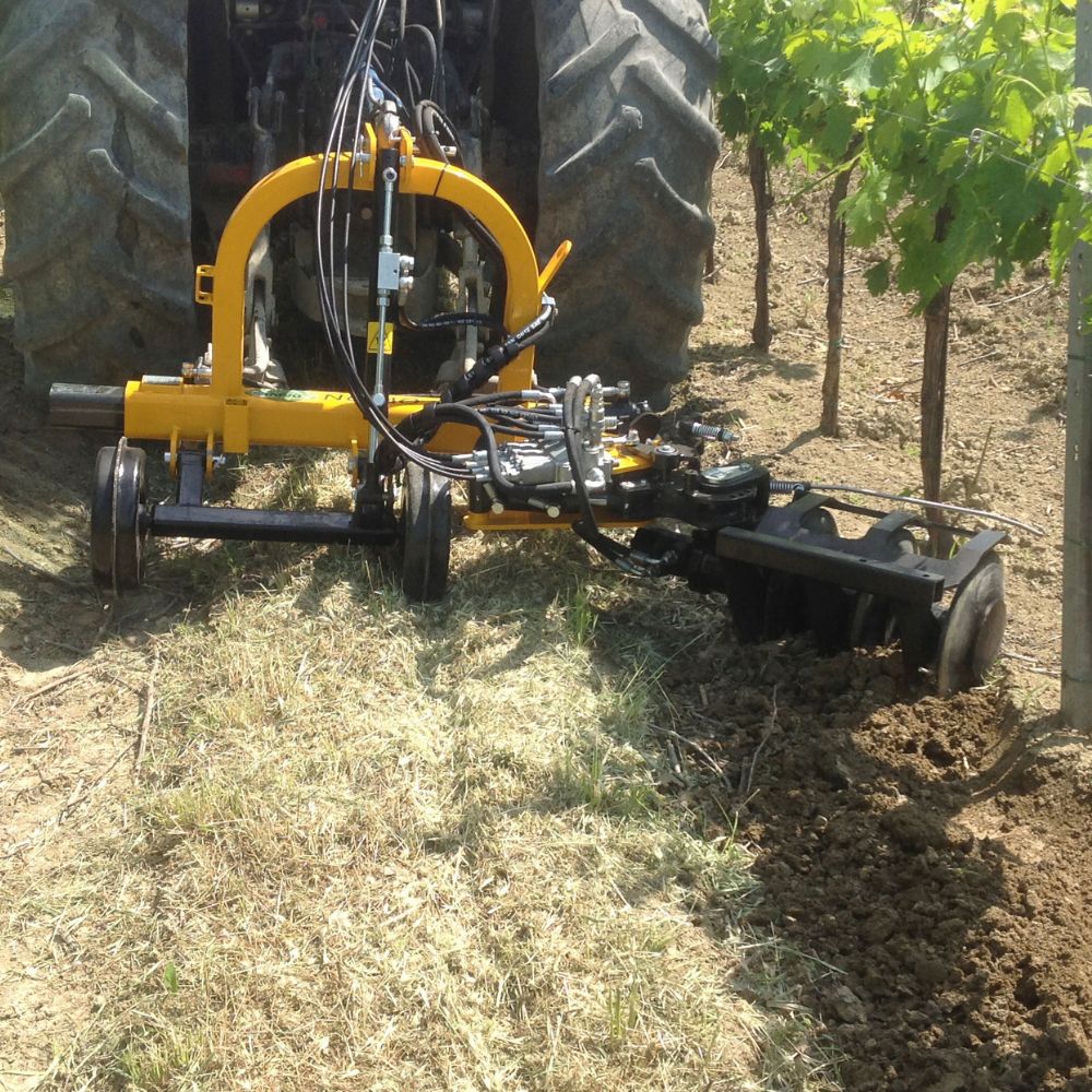 Orizzonti Orion ogräsbekämpning mellan vinrader detaljbild