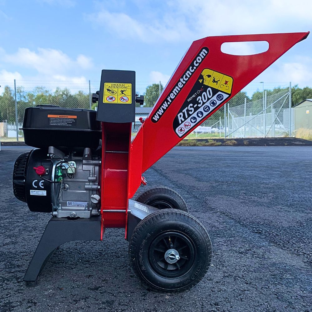 Remet RTS-300 bensindriven flishugg sedd från sidan