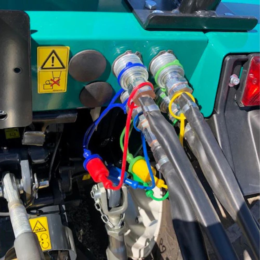 Hydraulkopplingar för Sicma MA 140 cm på traktor – flerfärgade snabbkopplingar för hydraulisk sidoförflyttning
