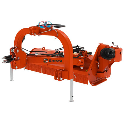 Sicma MPE 200 släntklippare för traktor sedd bakifrån – robust orange slaghack med hydraularm och stabiliseringsvals