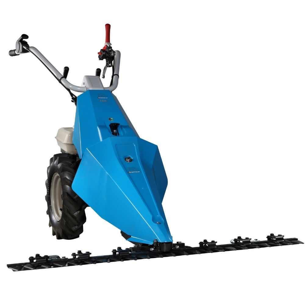 Bertolini 130 S slåttermaskin med monterad slåtterbalk, sedd framifrån.
