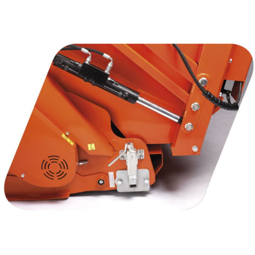 Robust växellåda och kraftöverföring på Tierre Green Bee 160 betesputs.