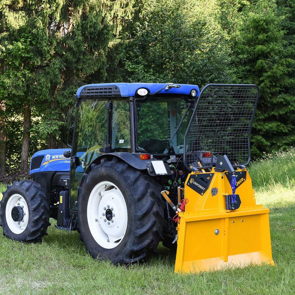 Uniforest 50 ECO skogsvinsch med fällbart fönsterskydd och patenterad förvaring